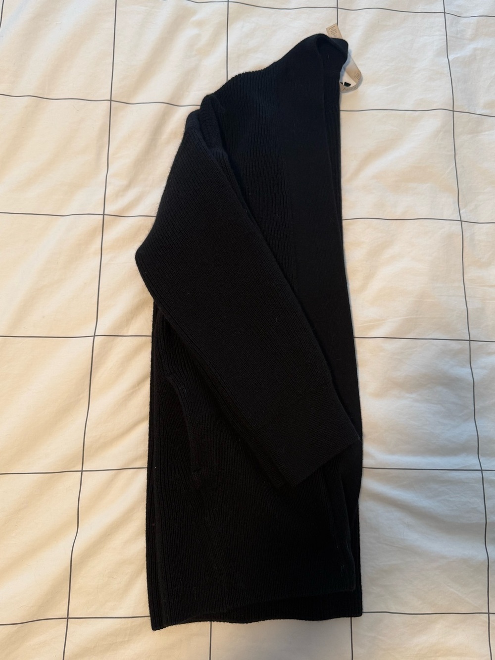 Lululemon Black Knit Sweater with Pockets - Size 2 (runs big)